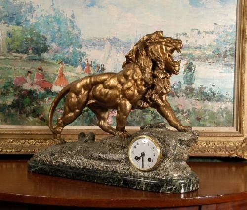 fig 1. ***** SOLD ***** Lion rugissant sur un rocher after T.F. Cartier